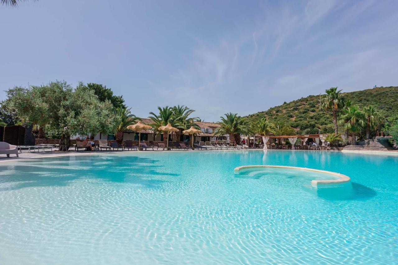 Il Monastero Hotel Geremeas Exterior photo